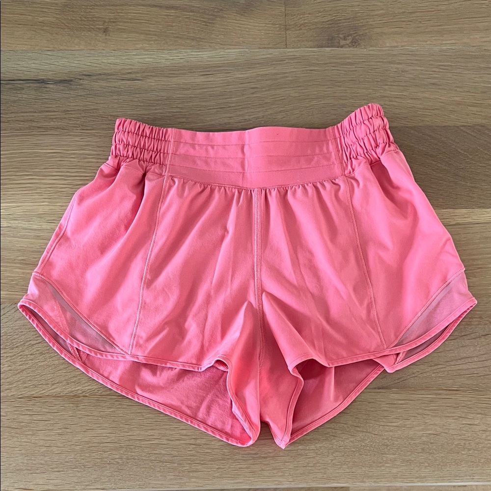 Lululemon High Rise Hotty Hot shorts Raspberry Cream 6